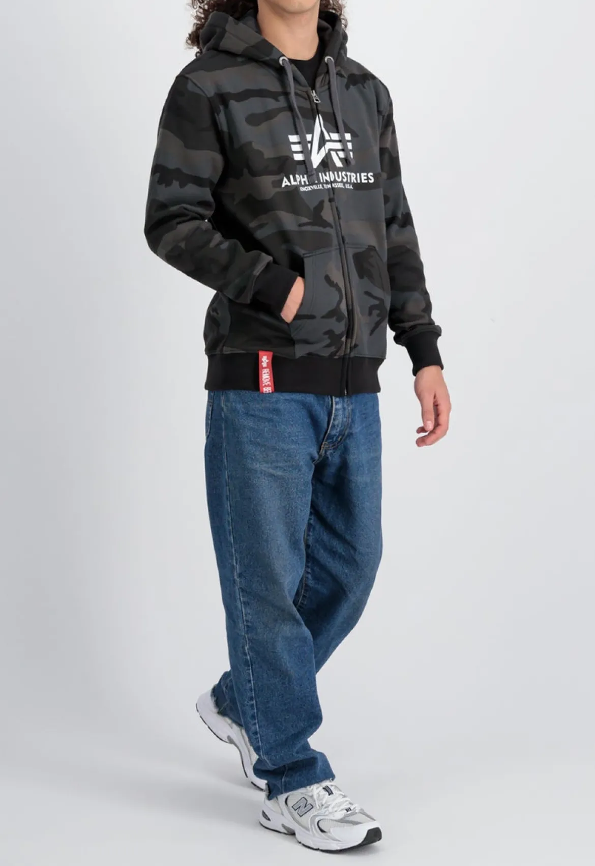 Alpha Industries Basic Zip Camo - Vetoketjuhuppari, black camo