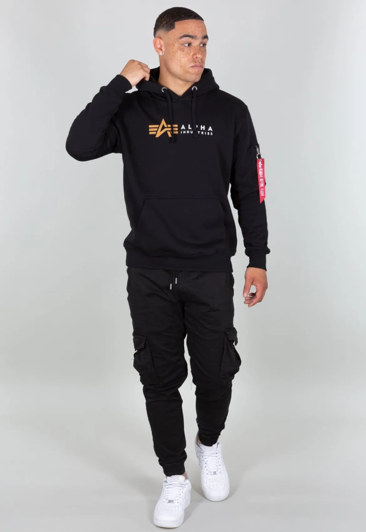 Alpha Industries Label - Huppari, musta
