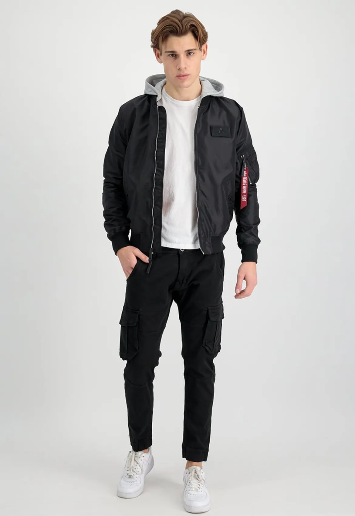 Alpha Industries MA-1 TT Back print - Pilottitakki hupulla
