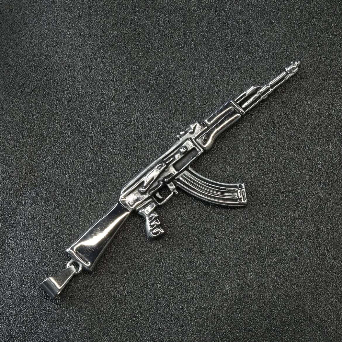 Assault Rifle -Riipus, hopeanvärinen