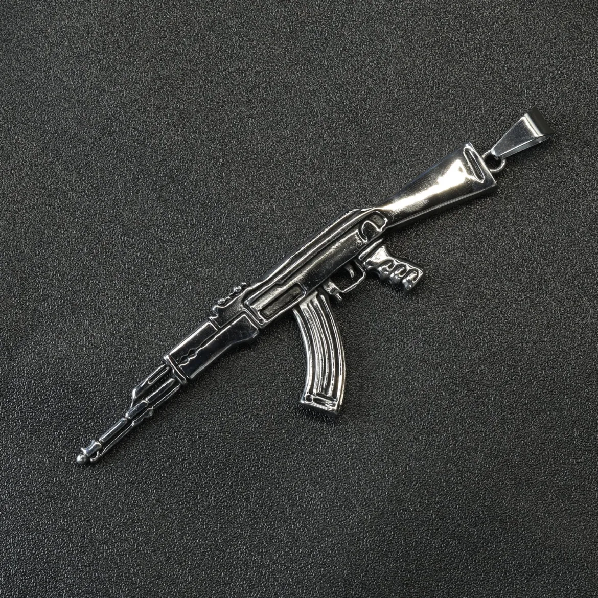 Assault Rifle -Riipus, hopeanvärinen