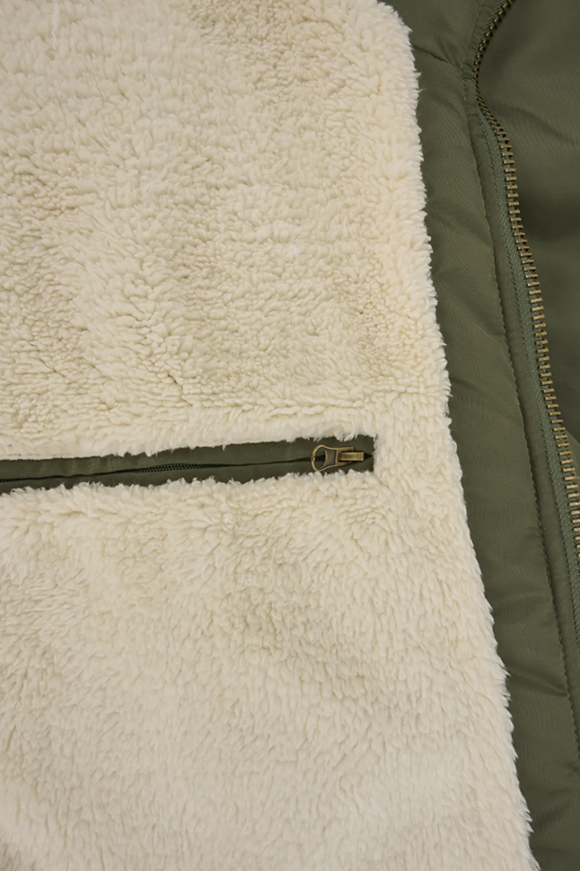 Brandit CWU Hooded Jacket - Talvitakki, oliivi