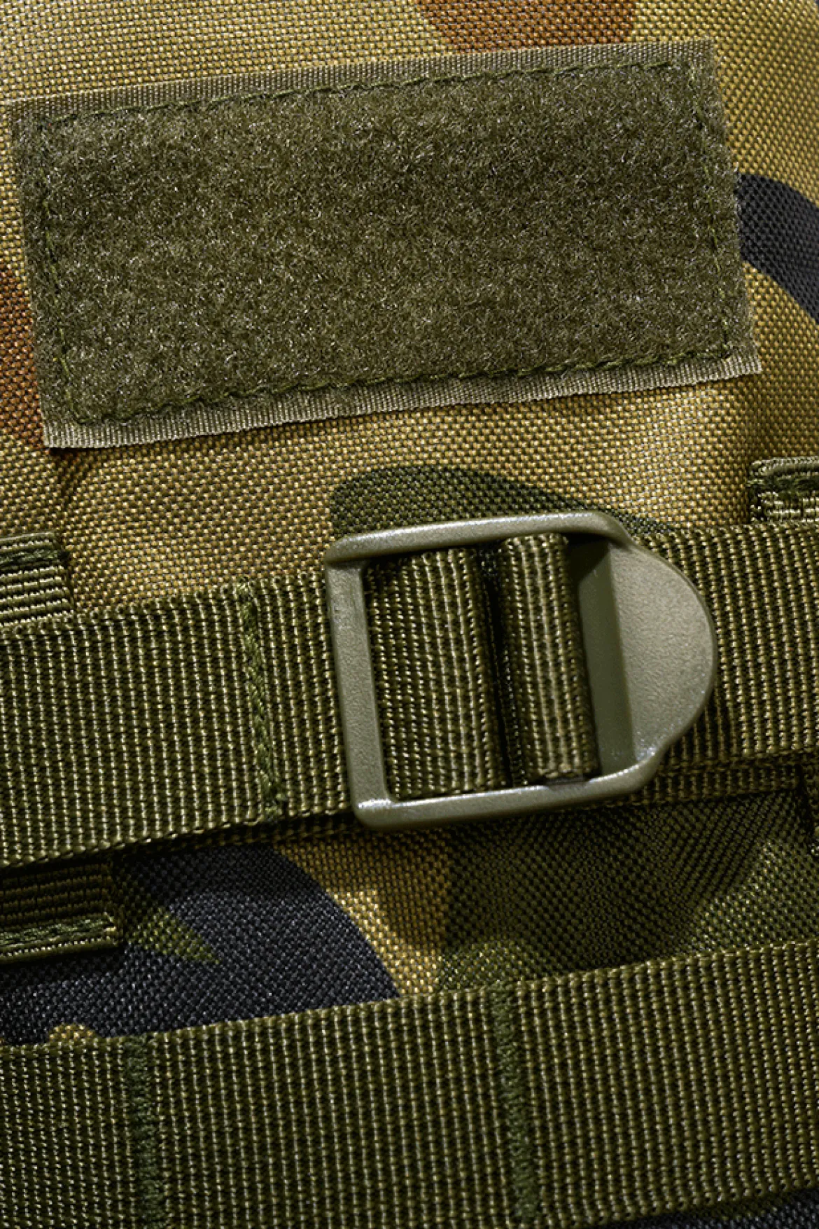 Brandit Tactical vest -liivi, woodland