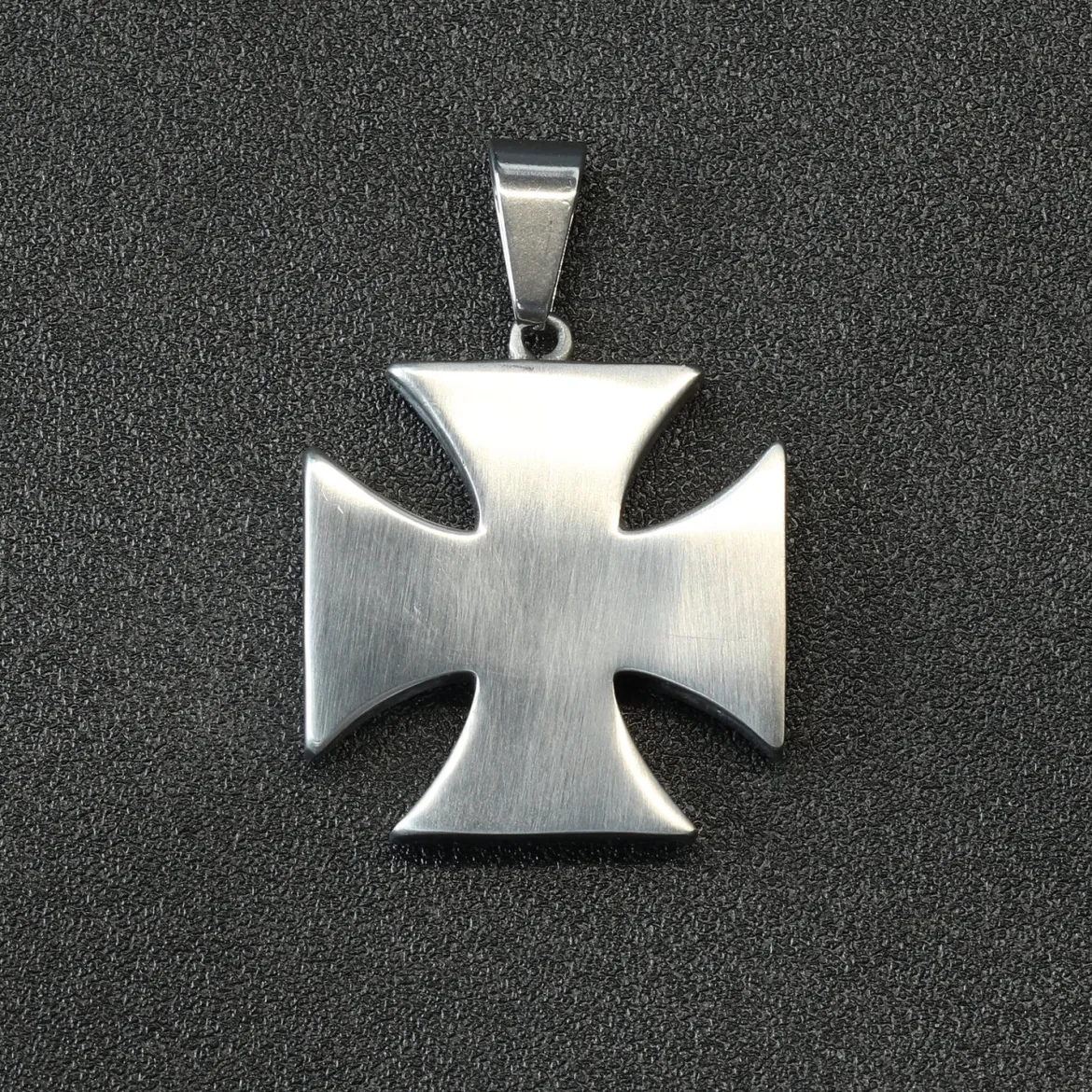 Brushed Iron Cross - Riipus