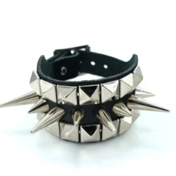 Bullet69 2row small pyramid and 1row small and medium spike - Niittiranneke