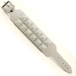 Bullet 69 2row white pyramid - Niittiranneke, white