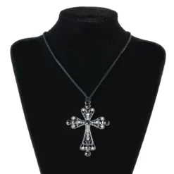 Gothic Saint Cross - Kaulakoru/choker