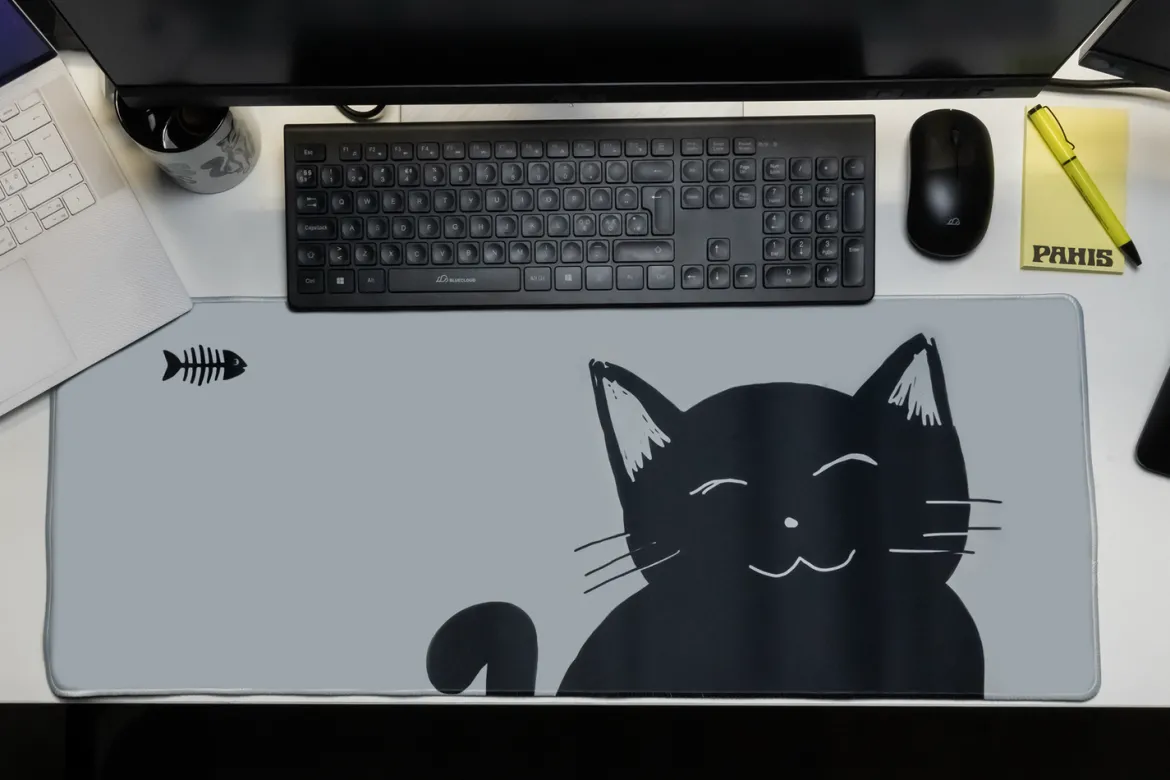 Iso hiirimatto - Smiling cat