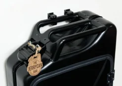 Jerrykannu Baarikaappi - Spirit of the Real Man (Black)