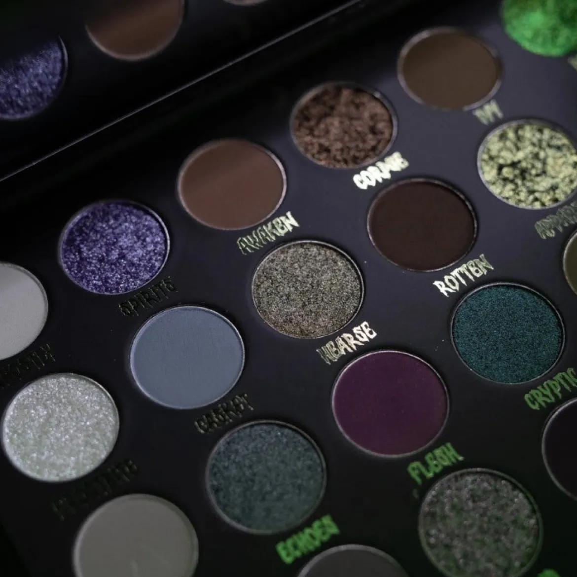 Jolie Beauty Cryptic - luomiväripaletti