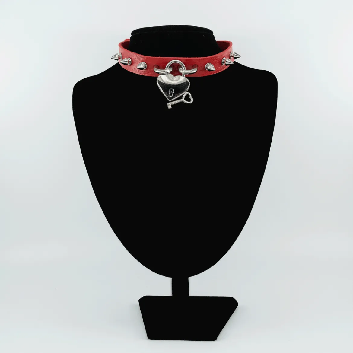 Keinonahka choker - Heart lock