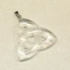 Kirkas kvartsi - Triquetra-riipus