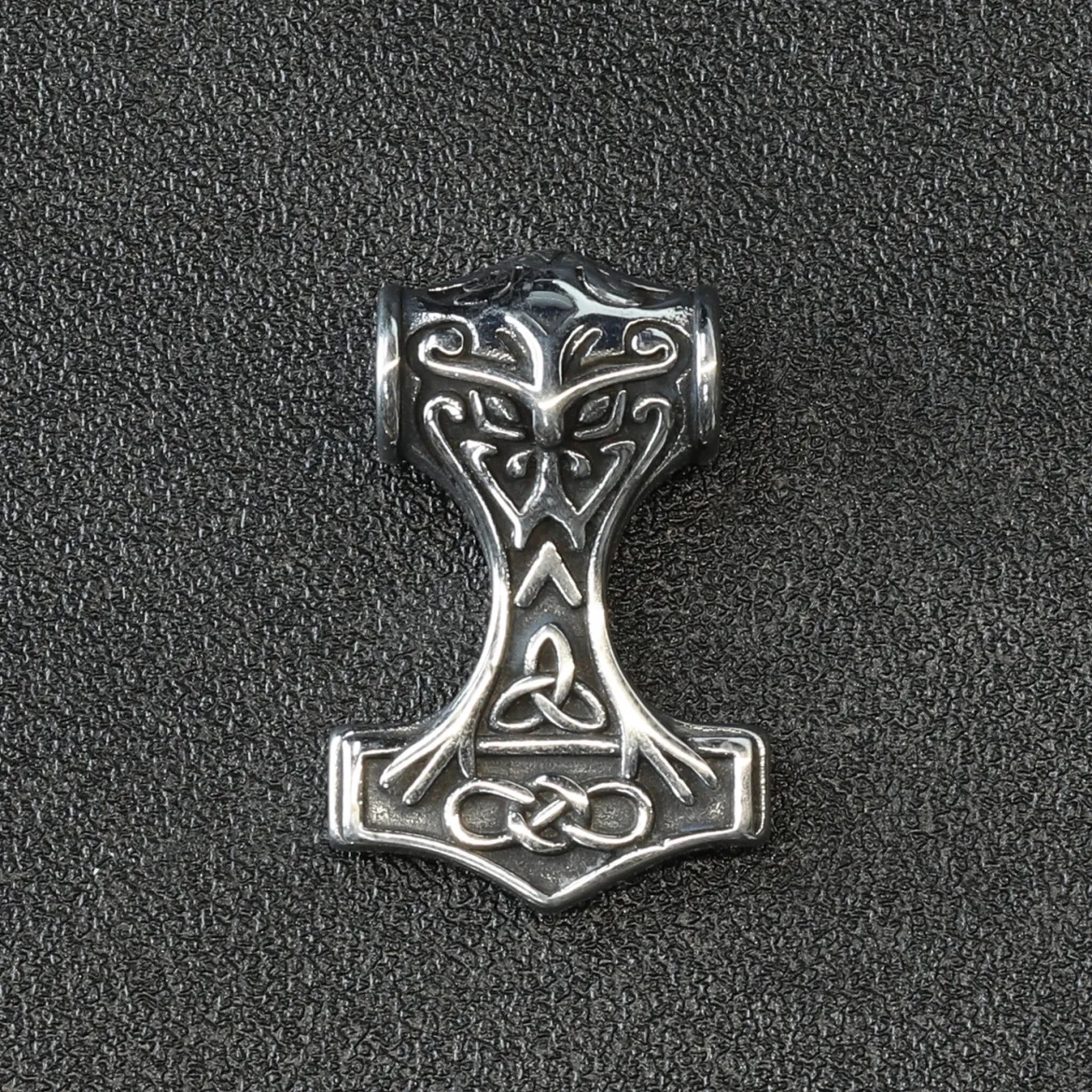 Norse Hammer - Riipus