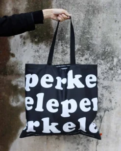 Perkele kangaskassi, Musta