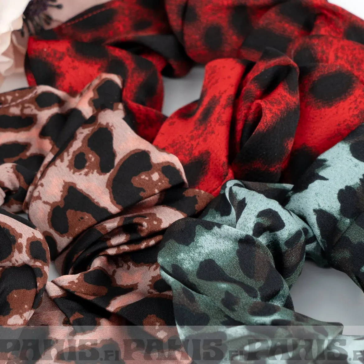Satiininen leopardi hiusdonitsi, eri värejä