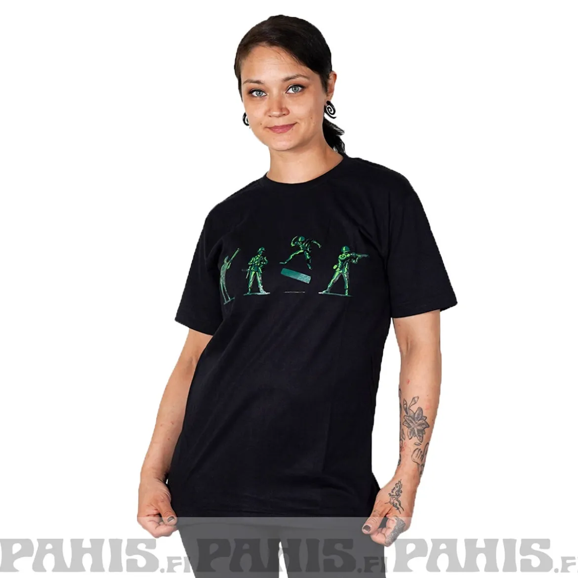 Soldiers- T-paita