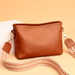 Sophia - Crossbody laukku nahkaa