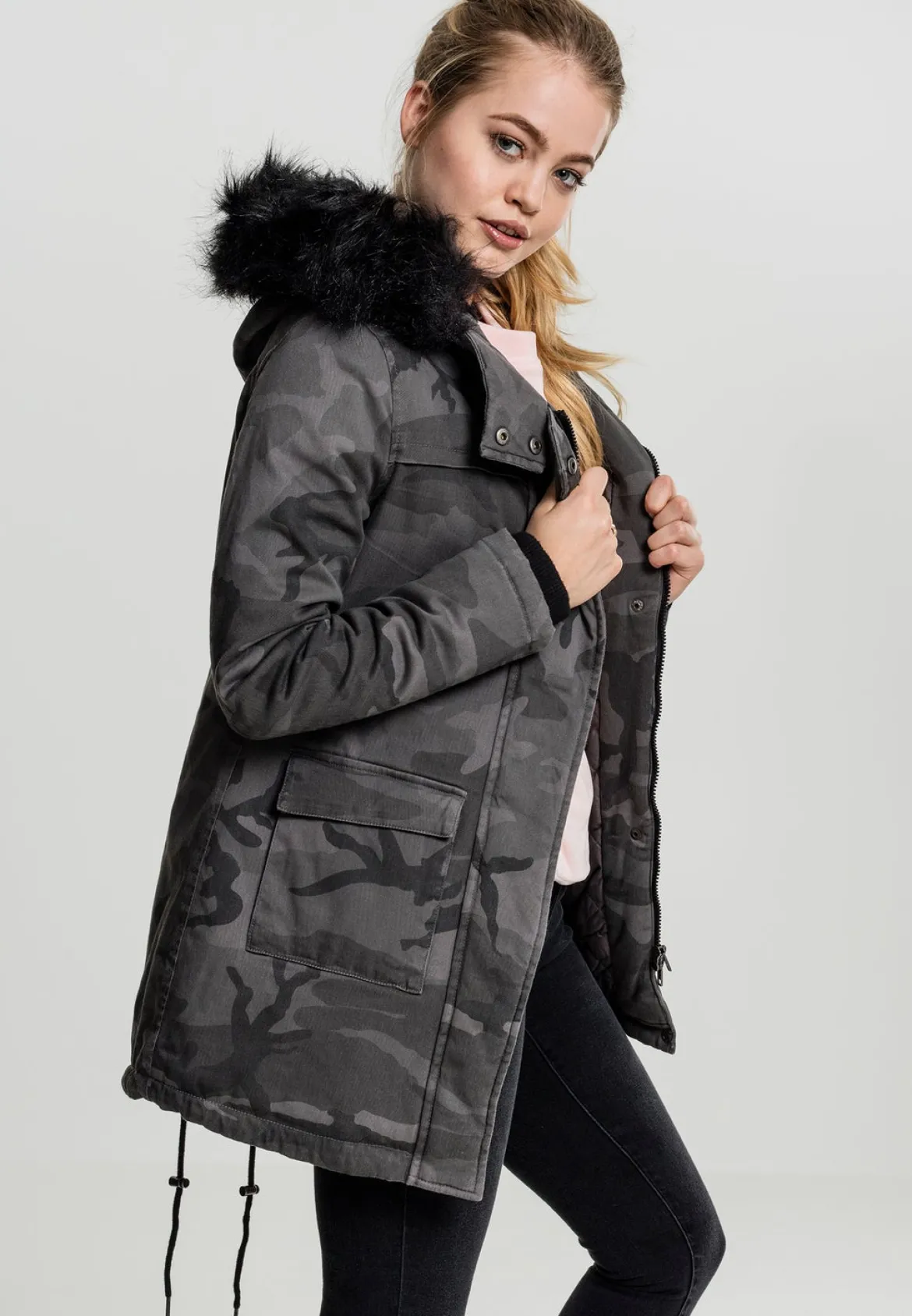 Urban Classics Camo Parka - Naisten talvitakki