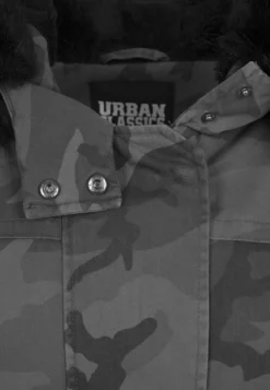 Urban Classics Camo Parka - Naisten talvitakki