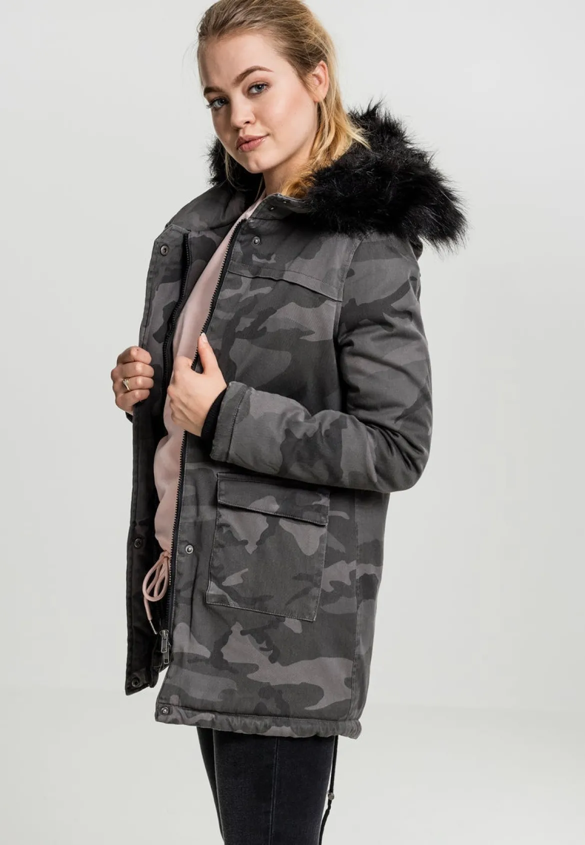 Urban Classics Camo Parka - Naisten talvitakki