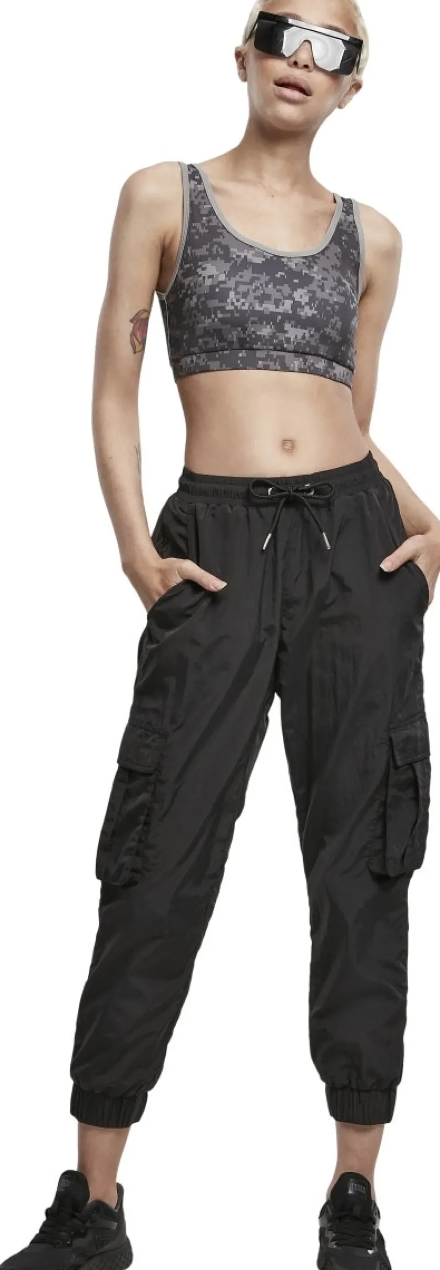 Urban Classics High Waist Crinkle Nylon Cargo Pants -Naisten reisitaskuhousut