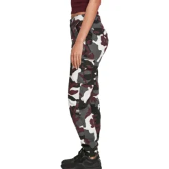 Urban Classics High Waist - Naisten reisitaskuhousut, wine camo
