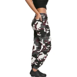 Urban Classics High Waist - Naisten reisitaskuhousut, wine camo